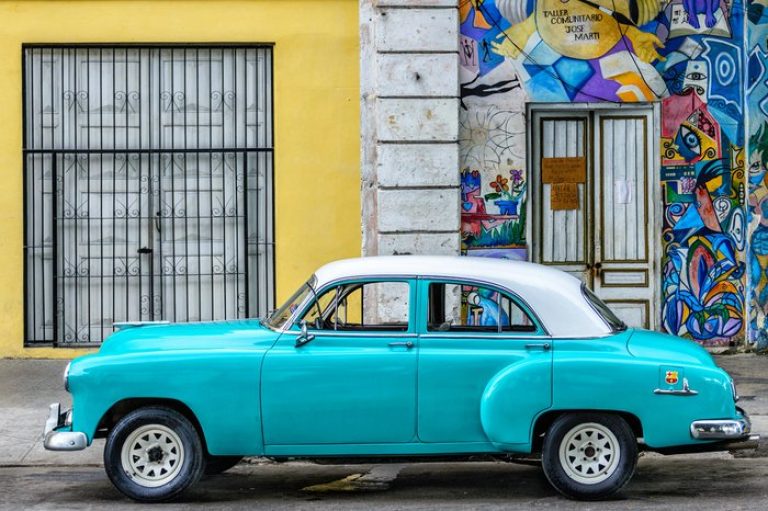 Fabulous vintage autos in Havana!