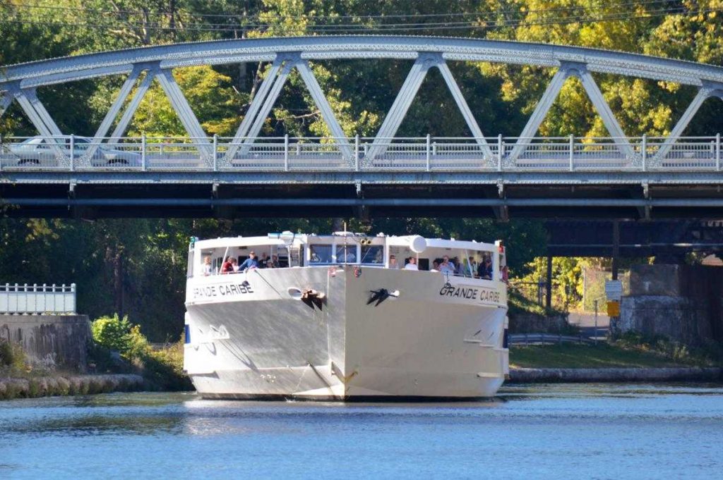 Cruising the Erie Canal